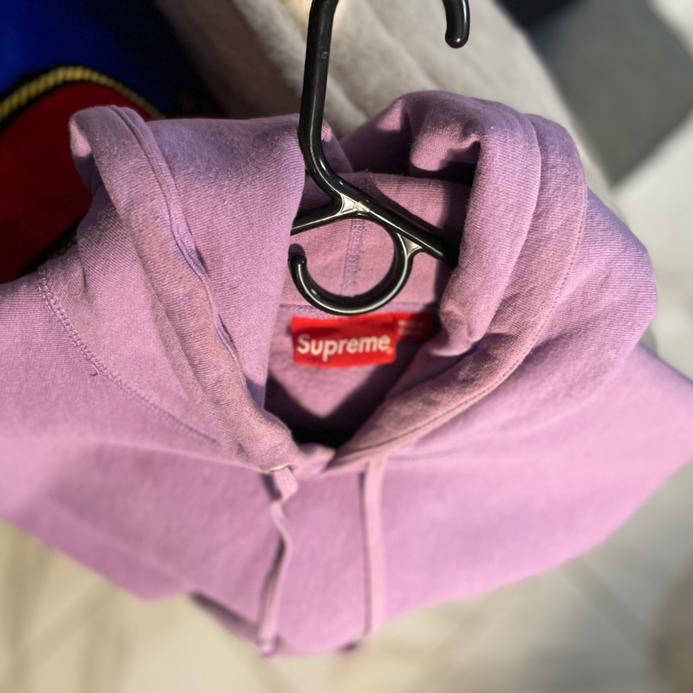 New without tags SUPREME HOODIE
Open to offers